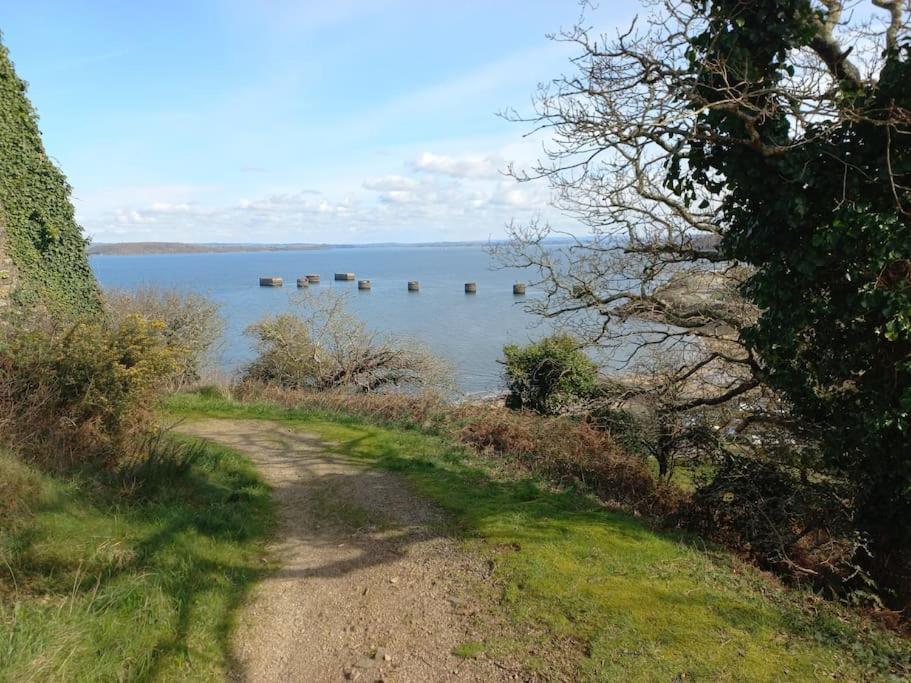 Presqu'Ile De Crozon - Proche Voie Verte Et Plage Lanveoc Bagian luar foto